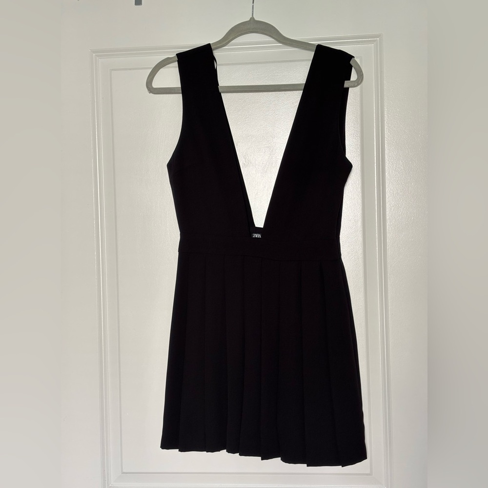Zara Classic Black Apparel
